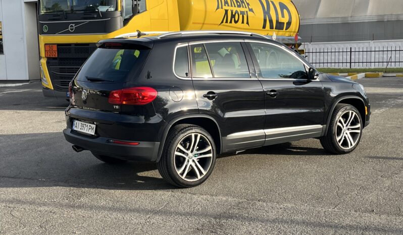 Volkswagen Tiguan 2016 full