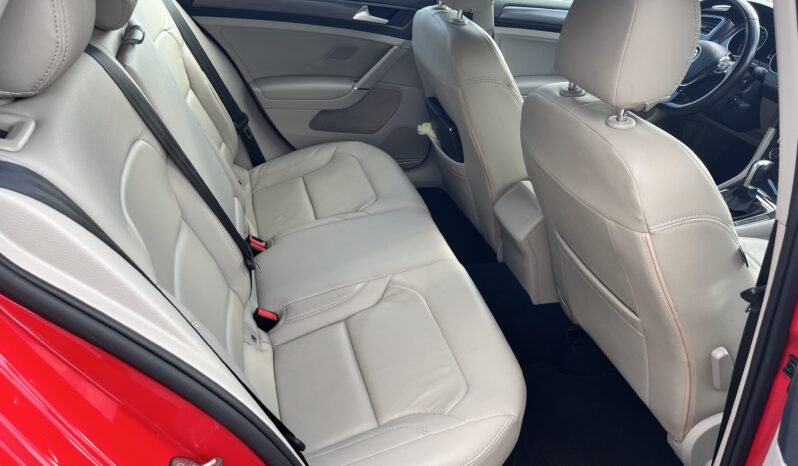 Volkswagen Golf 1.8 TSI   180к.с. full