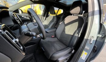 Volvo XC40 2023 I покоління (FL)  •  78 kWh (408 к.с.) AWD  •  Plus Dark full